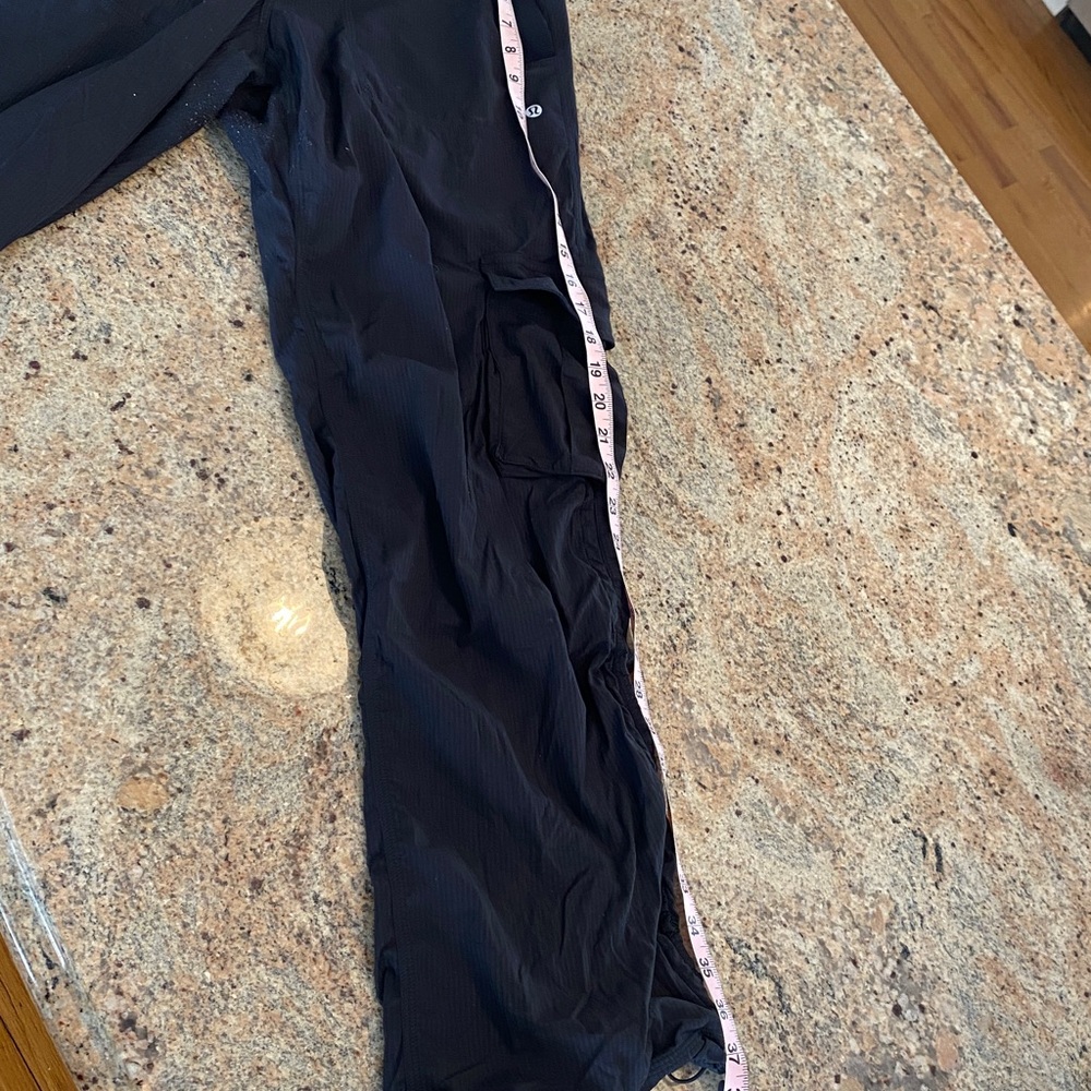 Lululemon dance studio Black Cargo Pants small S mid rise pockets relaxed fit - Picture 14 of 15